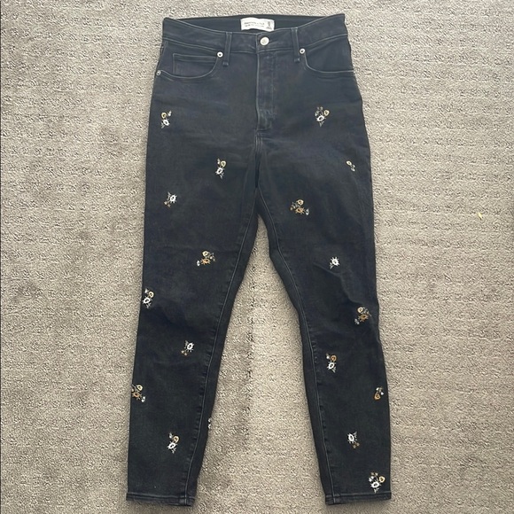 Abercrombie Jeans - Picture 1 of 5